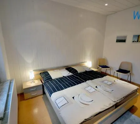 Haus Reedestrasse 37 Ferienwohnung 2 * Borkum